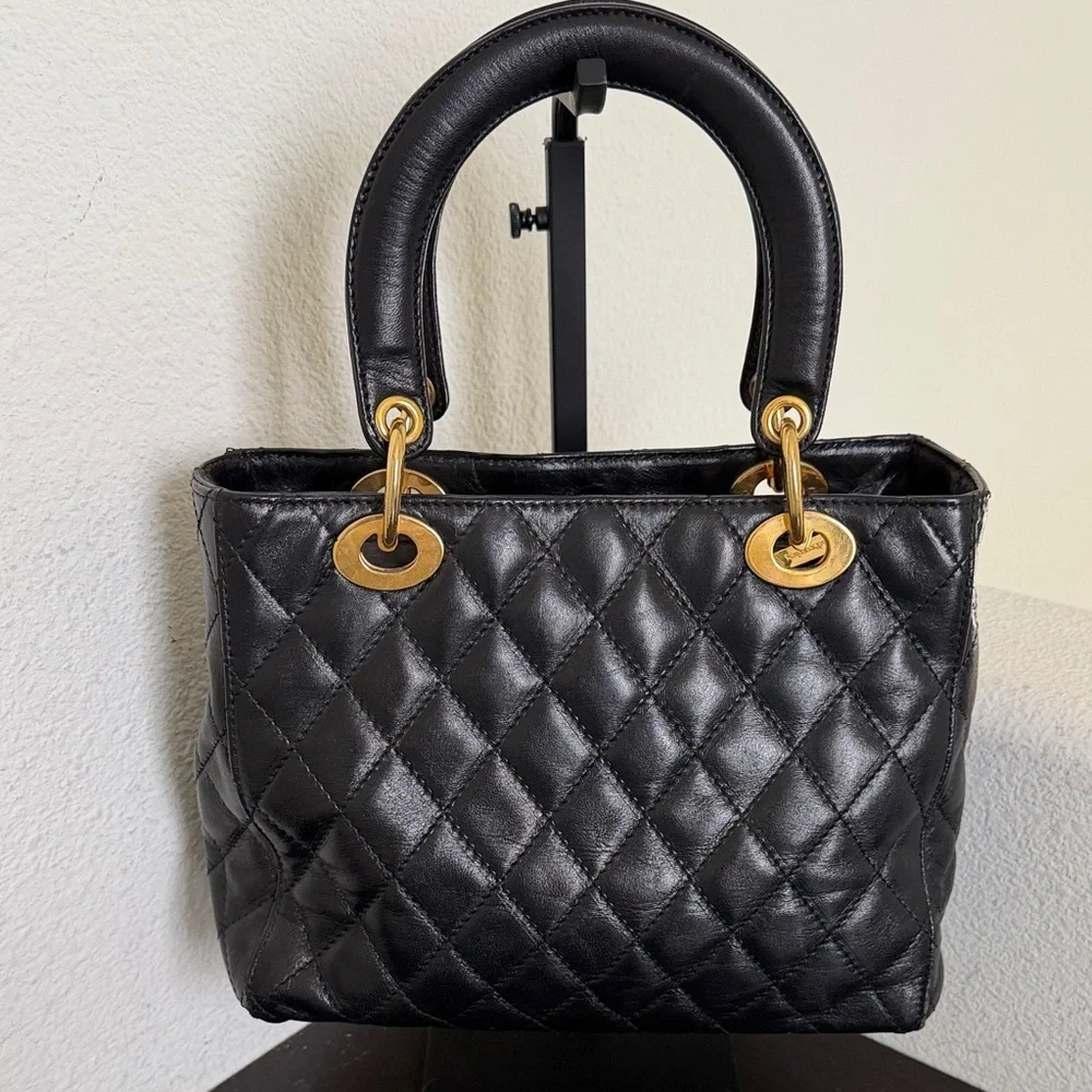 VINTAGE Russell & Bromley Black Leather Quilted Satchel with Gold Hardware. - Picture 7 of 16
